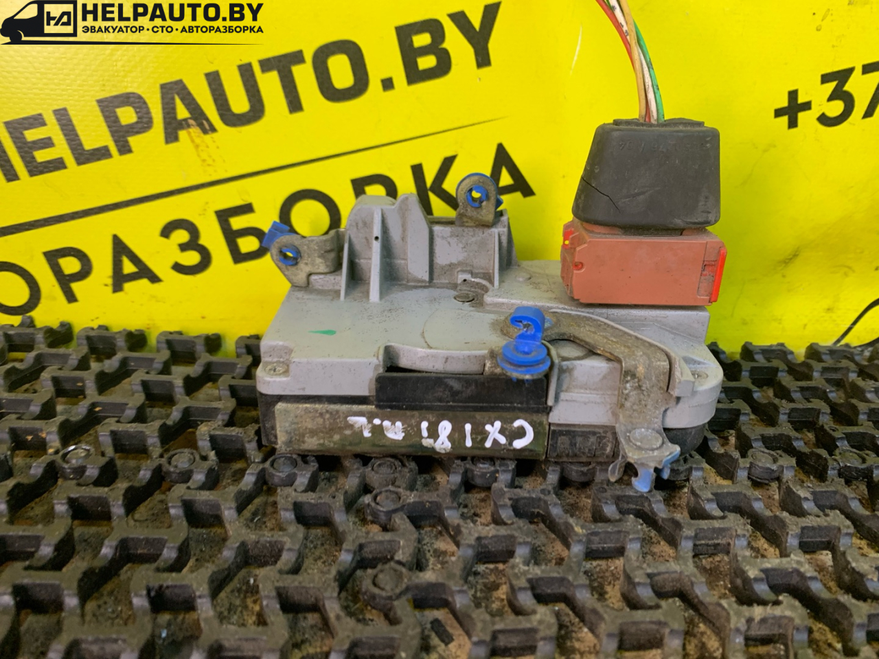 замок двери передней левой Citroen Xantia 1 поколение 1997, 1.8 л., бензин, МКПП, универсал - фото №1