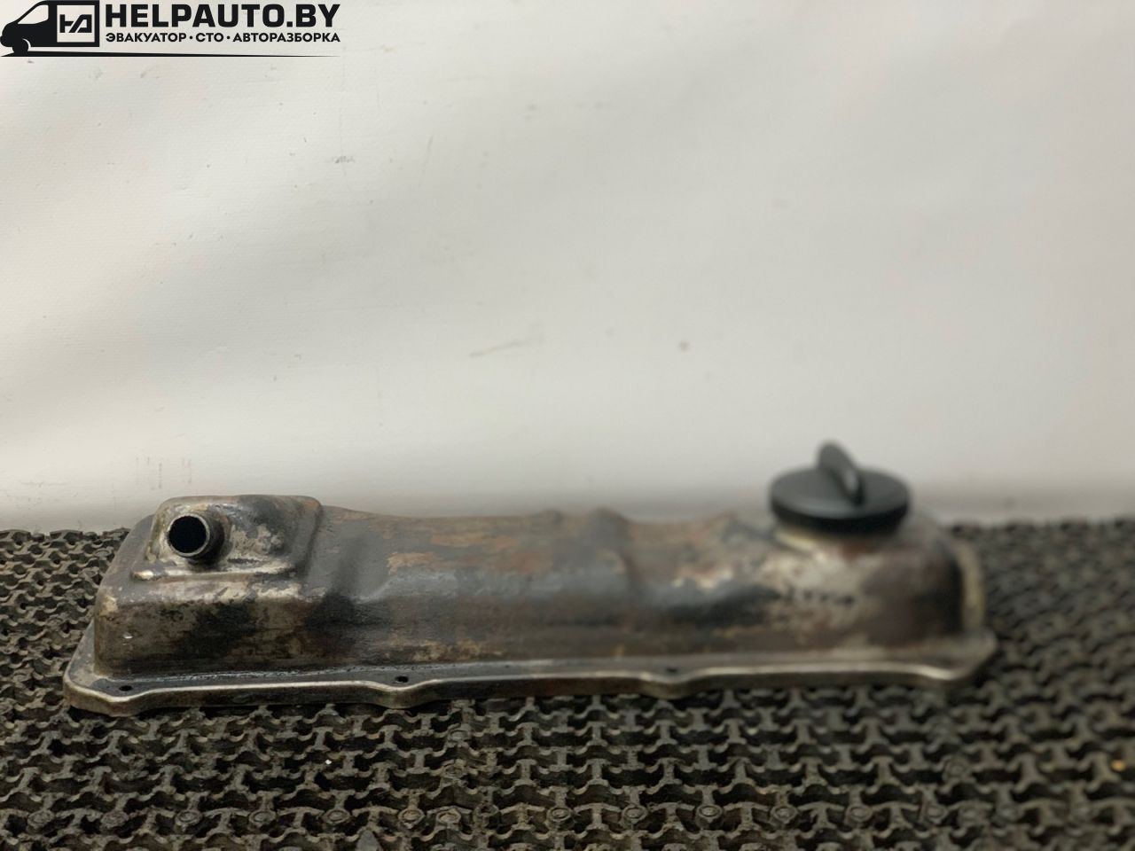 клапанная крышка Volkswagen Golf 2 поколение 1990, 1.6 л., дизель, МКПП, черный, хетчбэк 3 дв., передний привод - фото №1