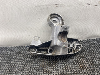 кронштейн двигателя Audi A4 B5 1999, 1.8 л., бензин, АКПП, черный, универсал, передний привод