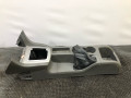 консоль салона Ford Focus 2 поколение [рестайлинг] 2009, 1.6 л., бензин, МКПП, черный, универсал, передний привод - фото №2