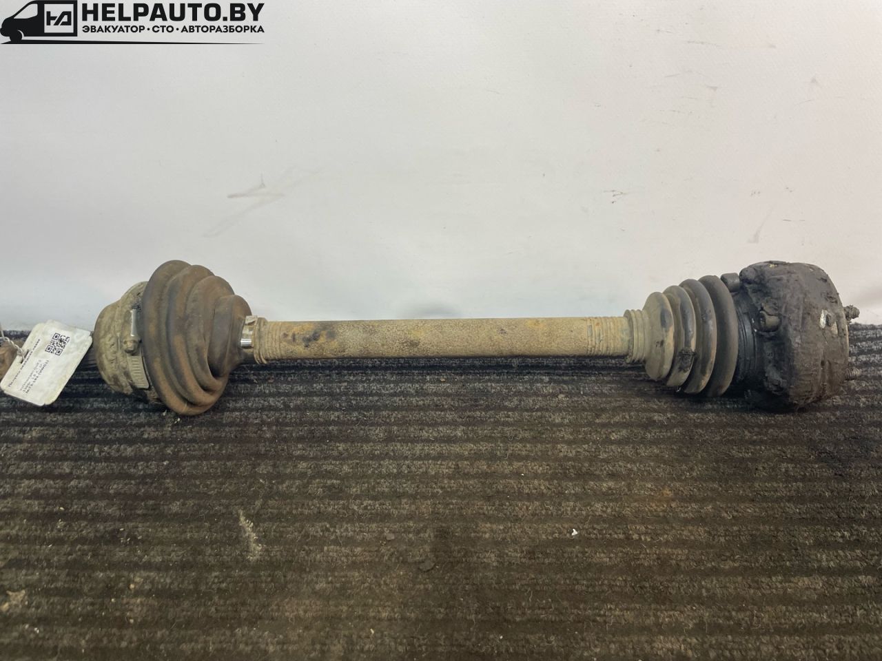 полуось передняя левая (приводной вал, ШРУС) Volkswagen Golf 2 поколение 1988, 1.6 л., 1F, бензин, МКПП, белый, хетчбэк 5 дв. - фото №1