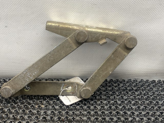 петля капота правая Volkswagen Passat B2 1986, 1.6 л., karb., бензин, МКПП, универсал, передний привод, 056103373F