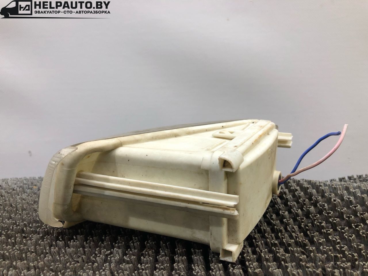 фара противотуманная левая Dodge Caravan 3 поколение RG 1999, 2.4 л., EDZ, бензин, АКПП, темно зеленый, передний привод - фото №1