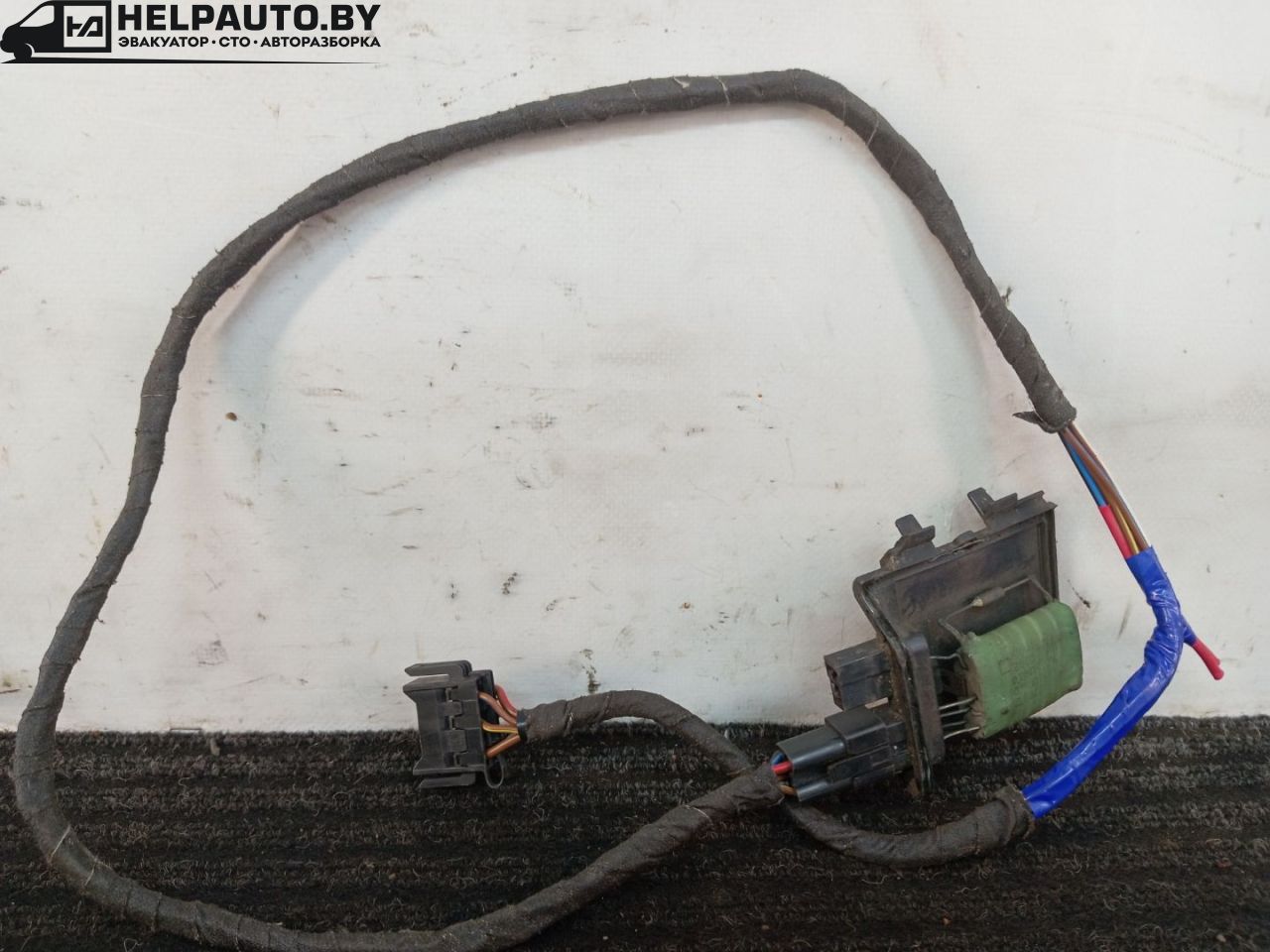сопротивление печки Audi 80 B3 89/B3 1991, 1.8 л., бензин, МКПП, серебристый, седан, передний привод, 893959263, 3131090041 - фото №1