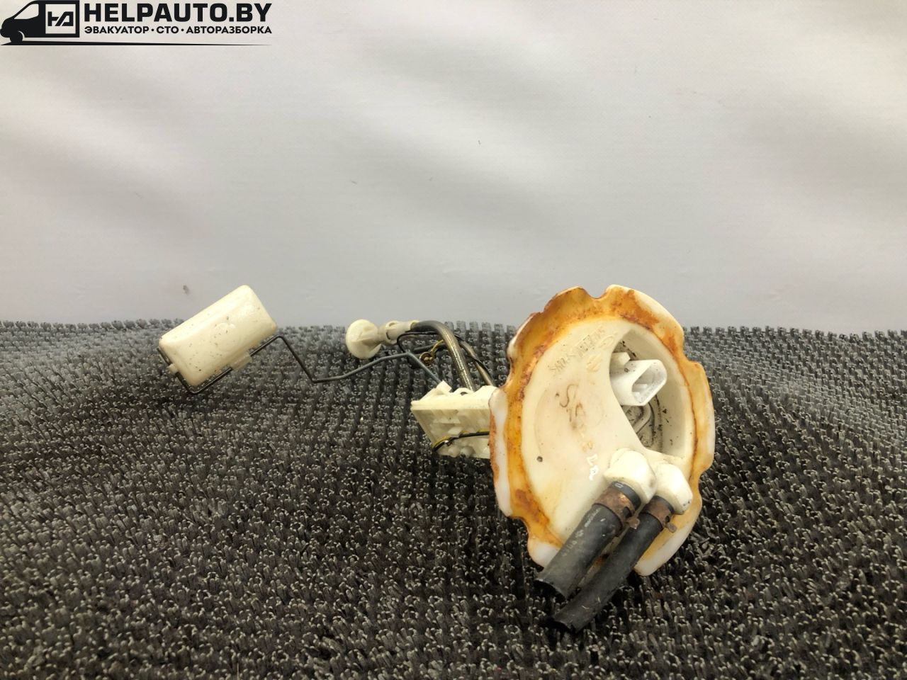 датчик уровня топлива Nissan Serena C23 1992, 2.0 л., дизель, МКПП, серебро, минивэн, передний привод - фото №1