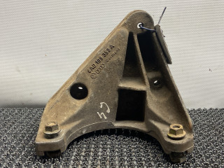 кронштейн (крепление) Audi A6 4A/C4 (1994 - 1997)