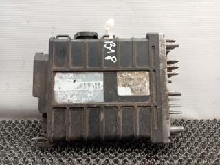 блок управления двигателем Audi 80 B3 89/B3 1991, 1.8 л., бензин, МКПП, серебристый, седан, передний привод