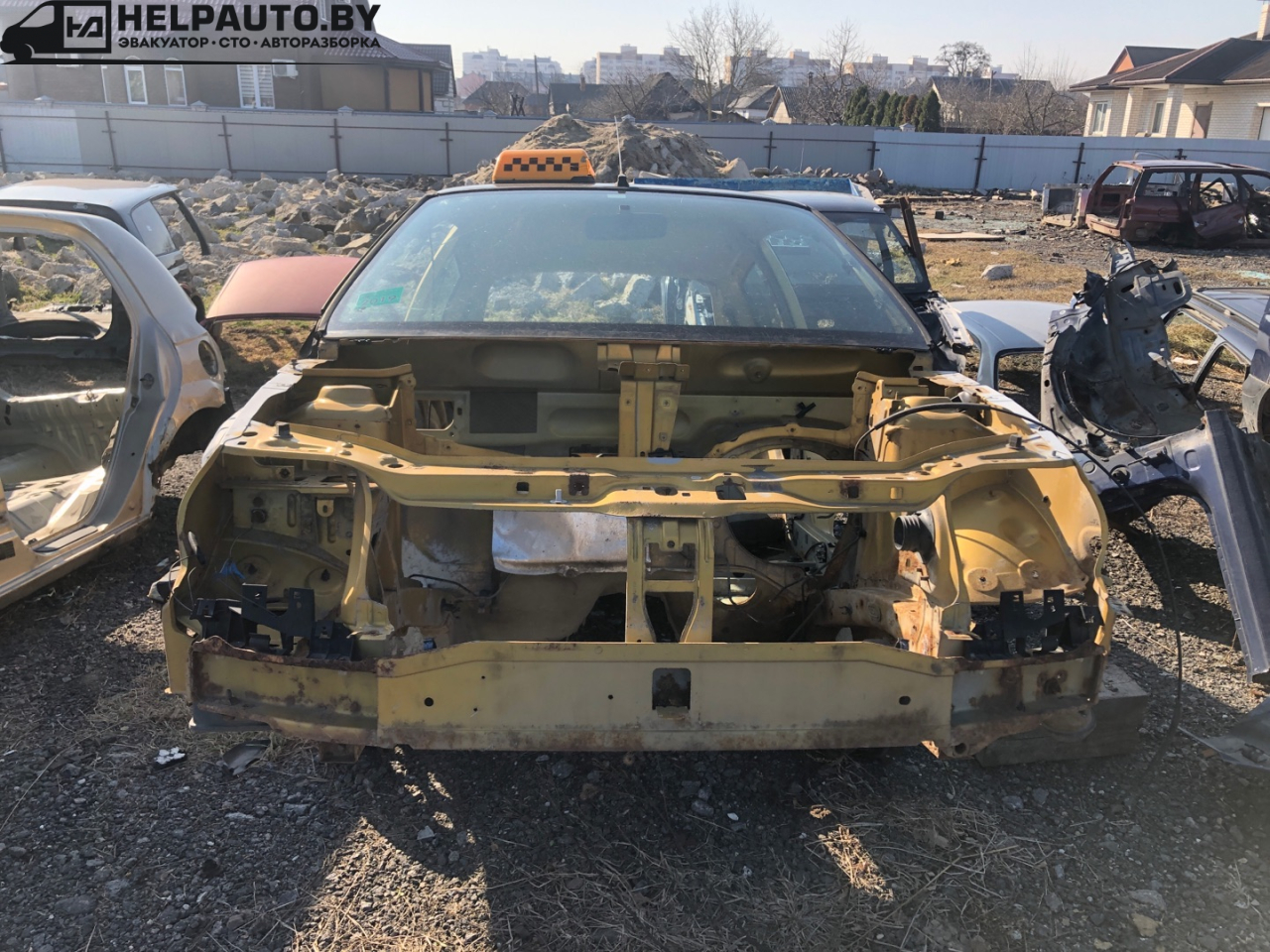 передняя часть кузова Renault Clio 2 поколение 1998, 1.2 л., бензин, золотистый, хетчбэк 3 дв., передний привод - фото №1