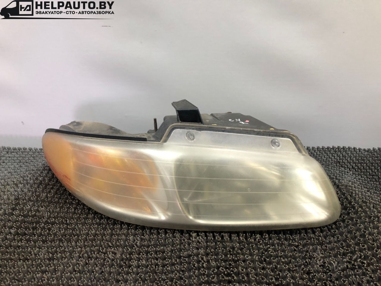 фара правая Dodge Caravan 3 поколение RG 1999, 2.4 л., EDZ, бензин, АКПП, темно зеленый, передний привод - фото №1