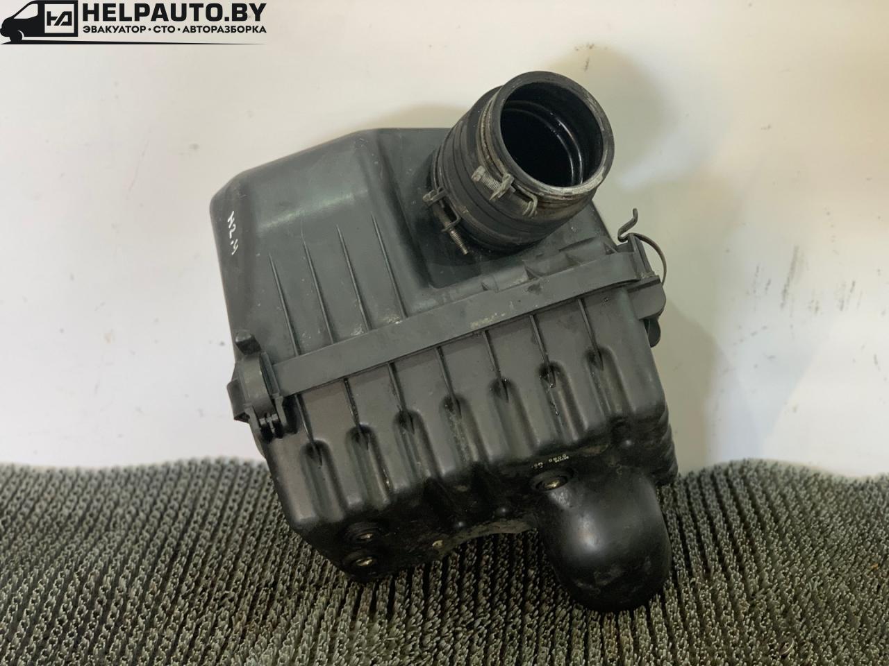 корпус воздушного фильтра Hyundai Santa Fe 1 поколение (SM) 2001, 2.4 л., бензин, МКПП, черный, внедорожник 5 дв., передний привод - фото №1