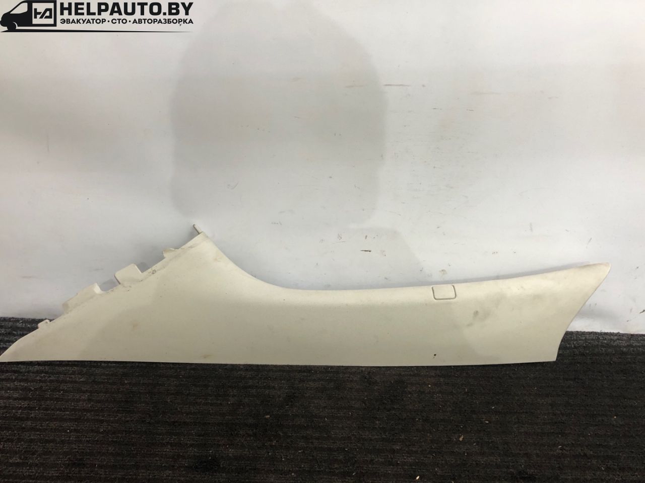 обшивка стойки Dodge Caliber 1 поколение 2008, 1.8 л., бензин, МКПП, красный, хетчбэк 5 дв., передний привод - фото №1