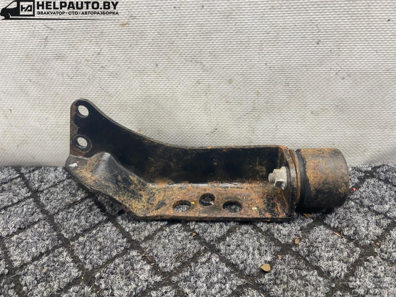 кронштейн двигателя Suzuki Baleno 1 поколение 1998, 1.3 л., i, G13BB, бензин, МКПП, серебристый, седан, передний привод - фото №1