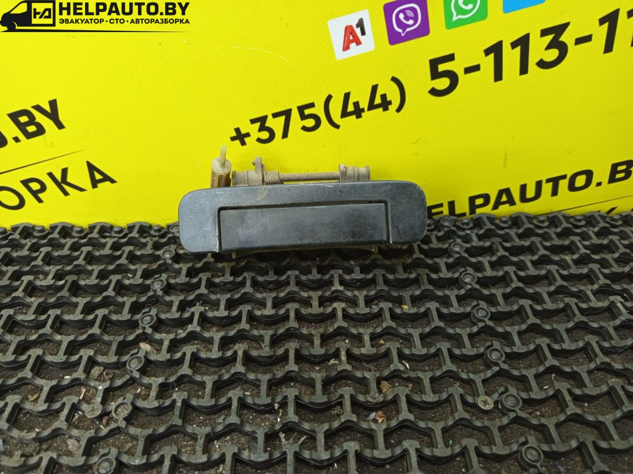 ручка наружная задняя правая Audi 80 B3 1988, 1.6 л., дизель, МКПП, седан, передний привод - фото №1