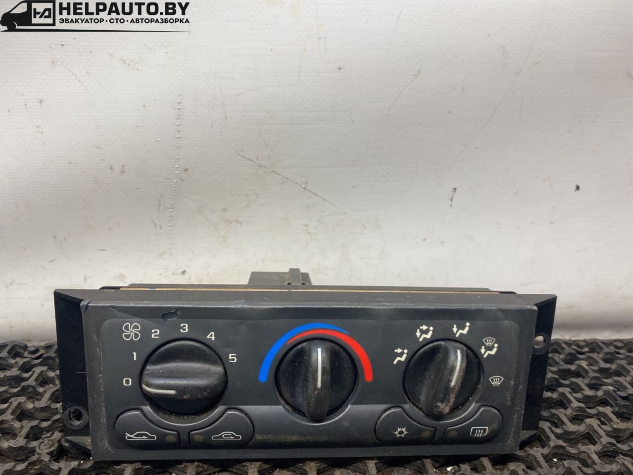 блок управления печки / климат-контроля Opel Sintra 1 поколение 1999, 2.2 л., X 22 XE, бензин, МКПП, серебристый, минивэн, передний привод - фото №1