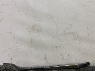 щеткодержатель (поводок стеклоочистителя, дворник) Nissan Bluebird T12/T72 1987, 2.0 л., бензин, МКПП, бордовый, хетчбэк 5 дв., передний привод