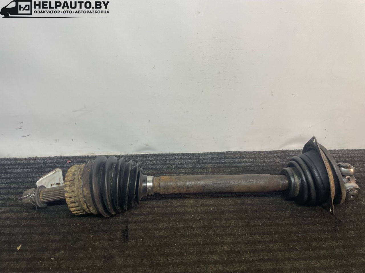 полуось передняя левая (приводной вал, ШРУС) Renault Safrane 1 поколение 1994, 2.2 л., J7T 760, бензин, 5МКПП, черный, хетчбэк 5 дв., передний привод - фото №1
