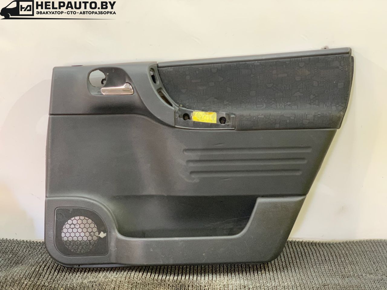 обшивка двери задняя правая Opel Zafira 1 поколение (A) 1999, 2.0 л., бензин, МКПП, серый, передний привод - фото №1