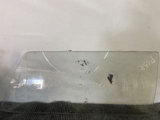 стекло кузовное боковое правое Volkswagen Polo 2 поколение 1990, 1.3 л., бензин, МКПП, синий, хетчбэк 3 дв., передний привод