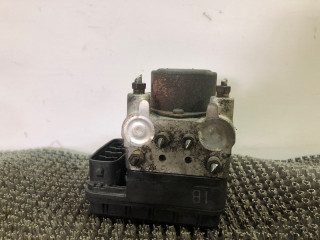 блок ABS Toyota RAV4 2 поколение (XA20) 2002, 2.0 л., дизель, МКПП, серебристый, седан, 44540-42080