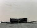 решетка радиатора Volkswagen Vento 1 поколение 1991, 1.8 л., бензин, МКПП, серый, седан, передний привод - фото №3
