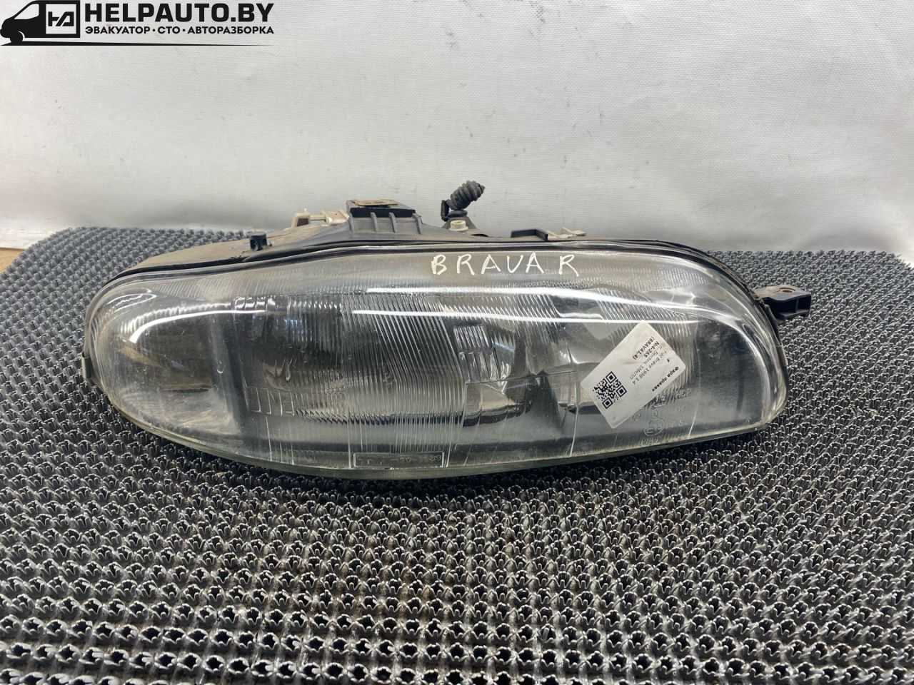 фара правая Fiat Brava 1 поколение 1998, 1.4 л., 182 A3.000, бензин, 5МКПП, серый, хетчбэк 5 дв., передний привод - фото №1