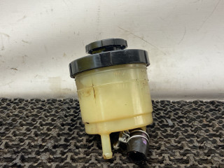 бачок гидроусилителя Nissan Bluebird T12/T72 1987, 2.0 л., бензин, МКПП, бордовый, хетчбэк 5 дв., передний привод