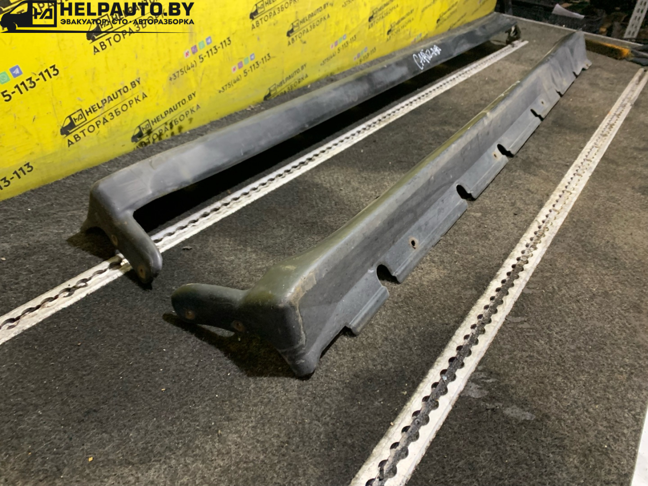 накладка на порог Mitsubishi Carisma 1 поколение (1995 - 1999), 1.8 л., 4G93 (GDI), бензин, МКПП, серебро, хетчбэк 5 дв., передний привод - фото №1