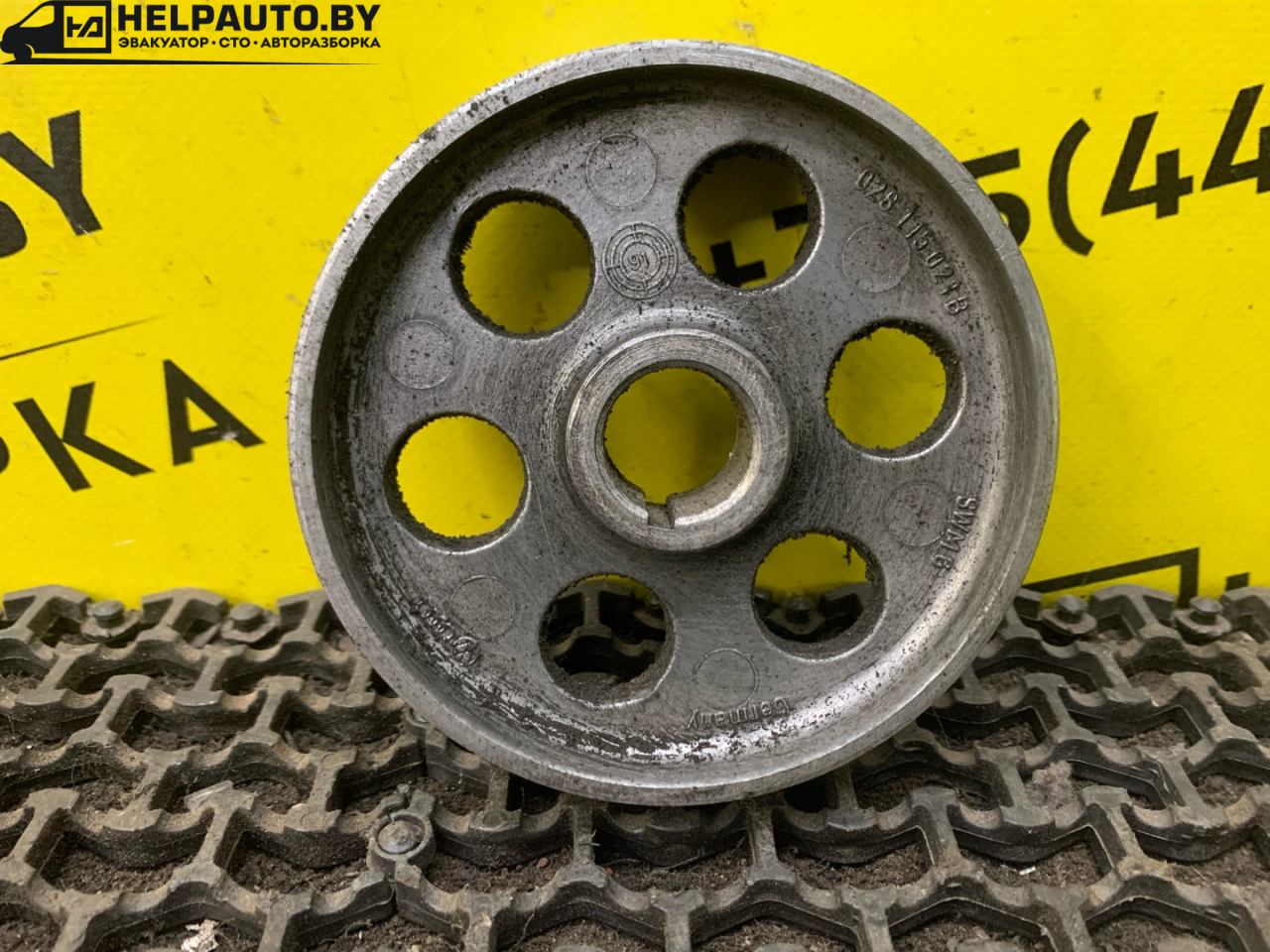 шкив Volkswagen Golf 3 поколение 1995, 1.9 л., 1Y, дизель, МКПП, белый, универсал, передний привод - фото №1