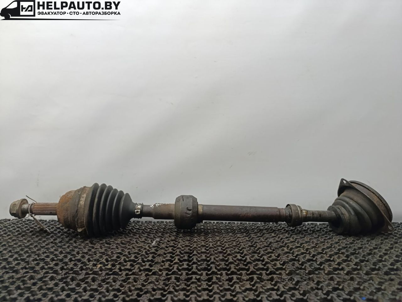 полуось передняя левая (приводной вал, ШРУС) Renault Laguna 1 поколение 1995, 1.8 л., бензин, МКПП, универсал, передний привод, F3P - фото №1