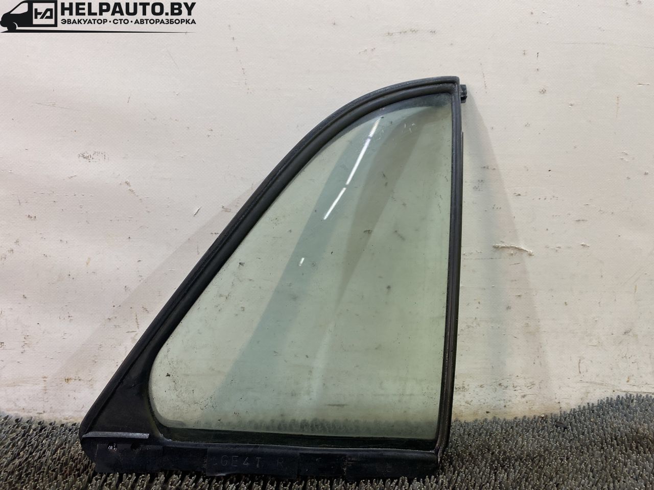 форточка задняя правая Mazda 626 GF 1997, 2.0 л., дизель, МКПП, зелёный, седан, передний привод - фото №1