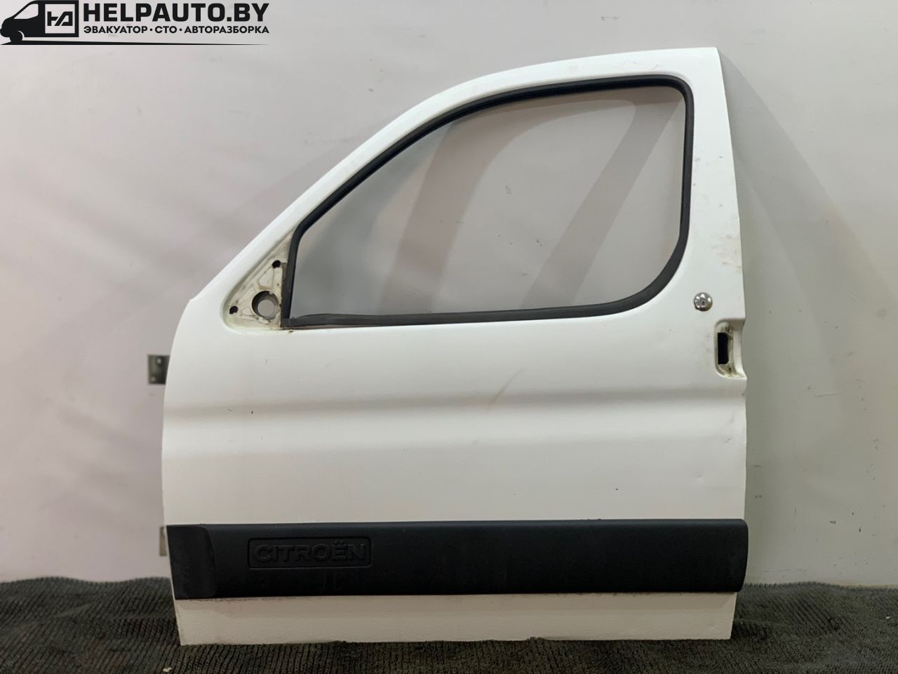 дверь передняя левая Citroen Berlingo 1 поколение (M49) 1998, 1.9 л., DHX (XUD9TF/BTF), дизель, МКПП, белый, фургон, передний привод - фото №1