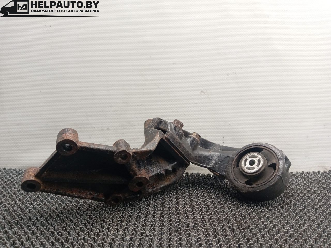 подушка крепления двигателя Peugeot 605 1 поколение 1994, 2.0 л., бензин, МКПП, серый, седан, передний привод - фото №1