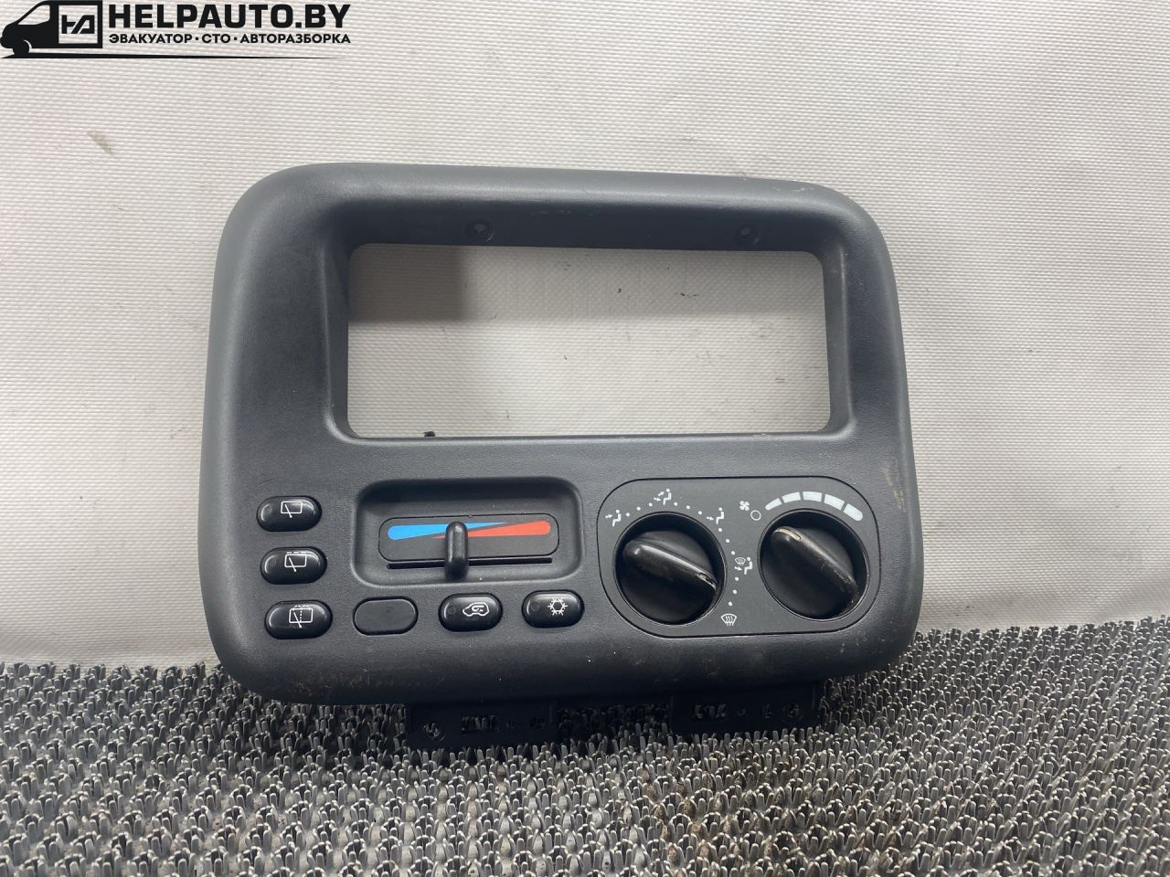 блок управления печки / климат-контроля Plymouth Voyager 3 поколение 1998, 2.4 л., бензин, АКПП, зелёный, минивэн, передний привод, 58024E - фото №1