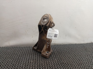 кронштейн (крепление) Audi 100 С3 (1982 - 1988), 1.9 л., бензин