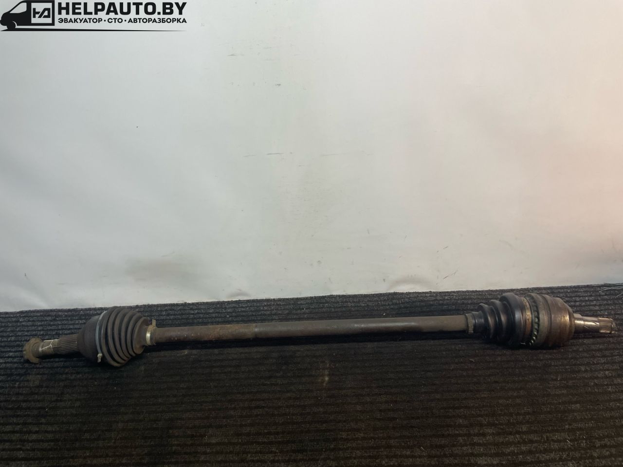 полуось передняя правая (приводной вал, ШРУС) Opel Sintra 1 поколение 1999, 2.2 л., X 22 XE, бензин, МКПП, белый, минивэн, передний привод - фото №1