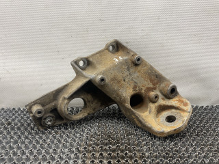 кронштейн КПП Audi A4 B5 1999, 1.8 л., бензин, АКПП, черный, универсал, передний привод