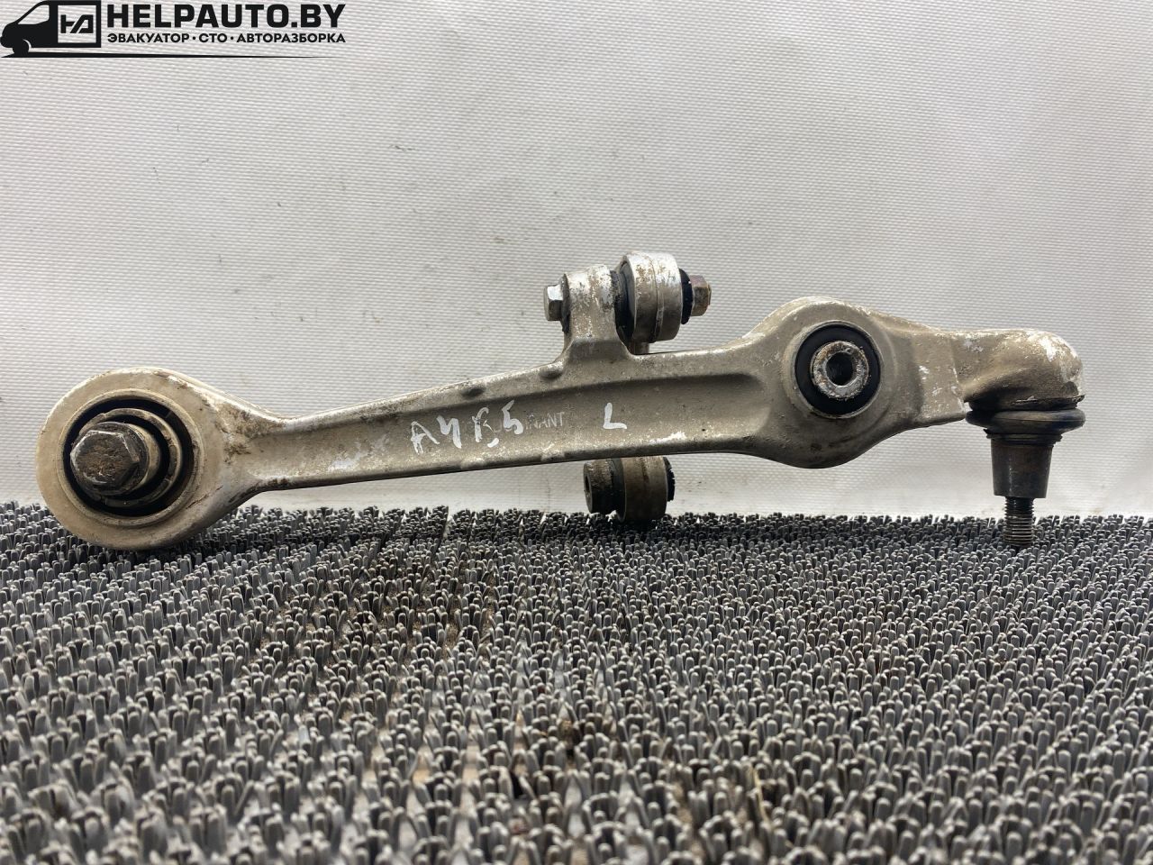 рычаг передний левый Audi A4 B5 1999, 1.8 л., бензин, АКПП, черный, универсал, передний привод - фото №1