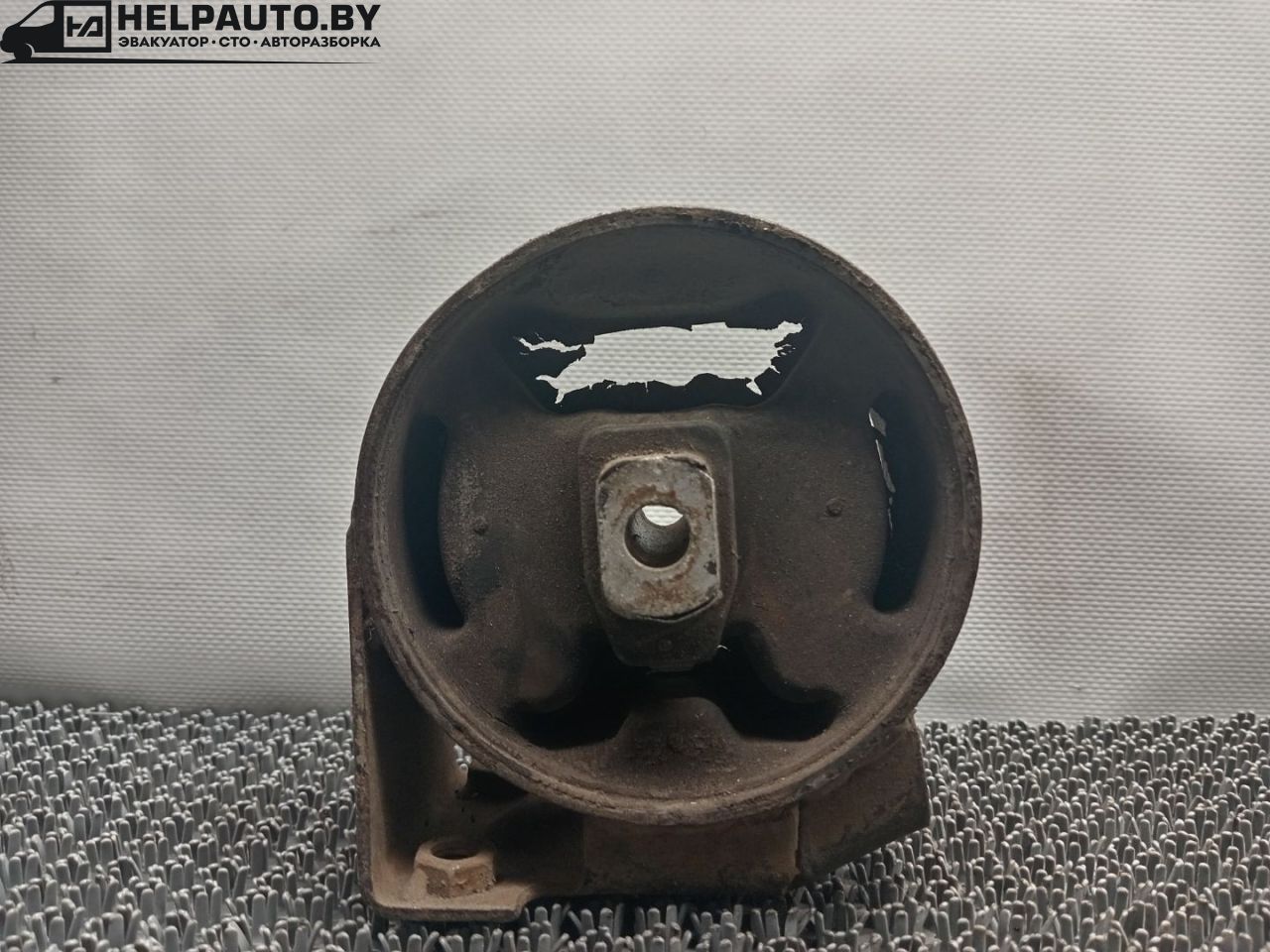 подушка крепления двигателя Volkswagen Passat B3 1991, 1.8 л., бензин, МКПП, седан, передний привод - фото №1
