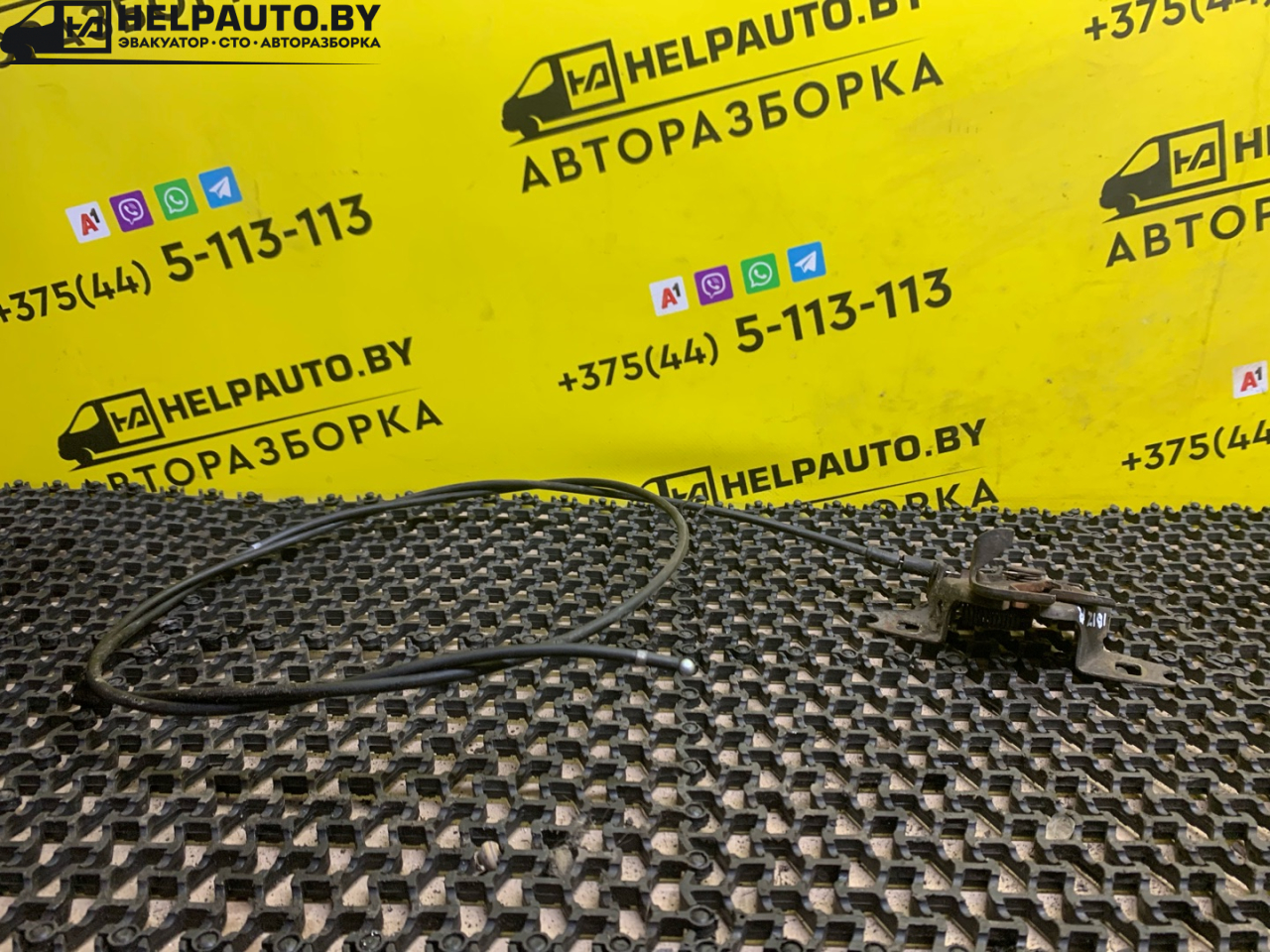 замок капота SEAT Ibiza 2 поколение 1998, 1.6 л., ALM, бензин, 5МКПП, синий, хетчбэк 5 дв., передний привод - фото №1