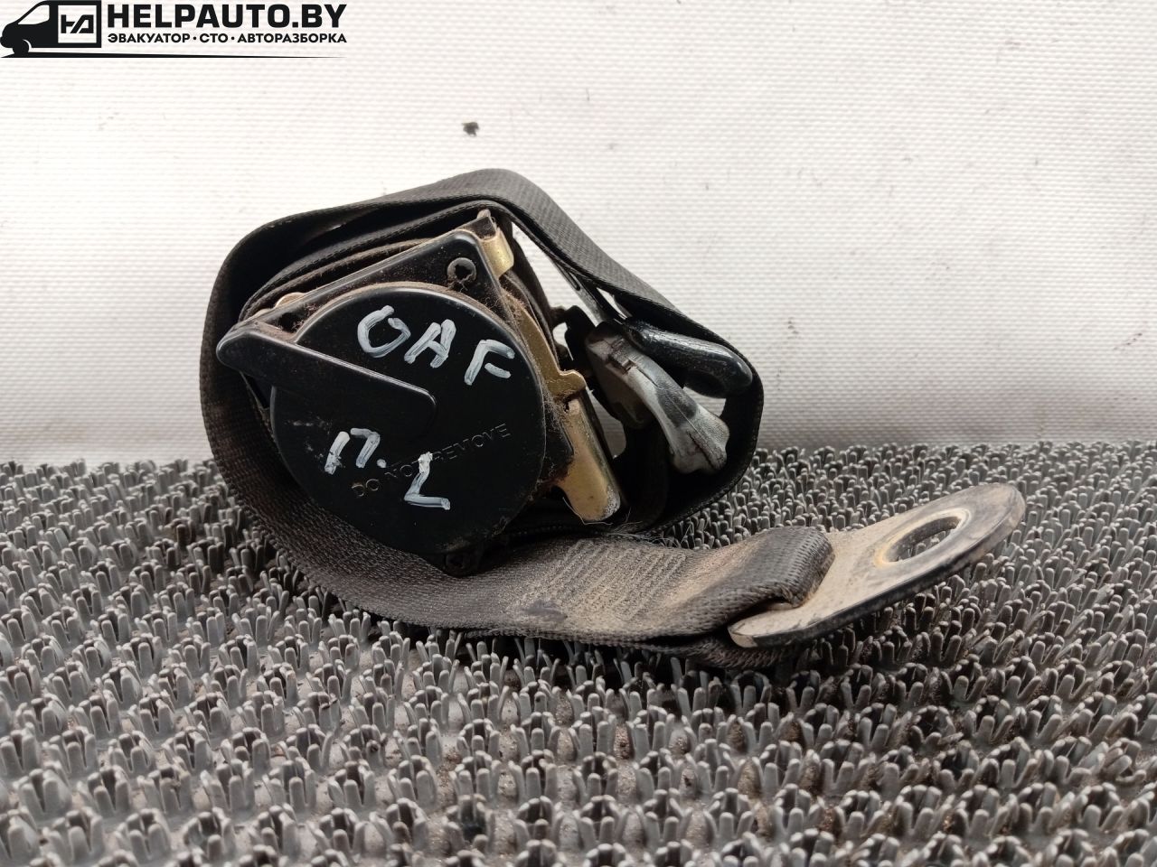 ремень безопасности Opel Astra F 1992, 1.4 л., C 14 NZ, бензин, МКПП, красный, хетчбэк 5 дв., передний привод - фото №1