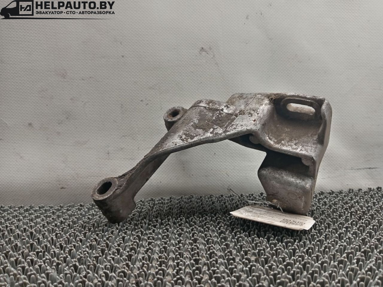 кронштейн гидроусилителя Audi 80 8A/B3 1989, 2.0 л., 3A, бензин, МКПП, седан, передний привод, 3A - фото №1