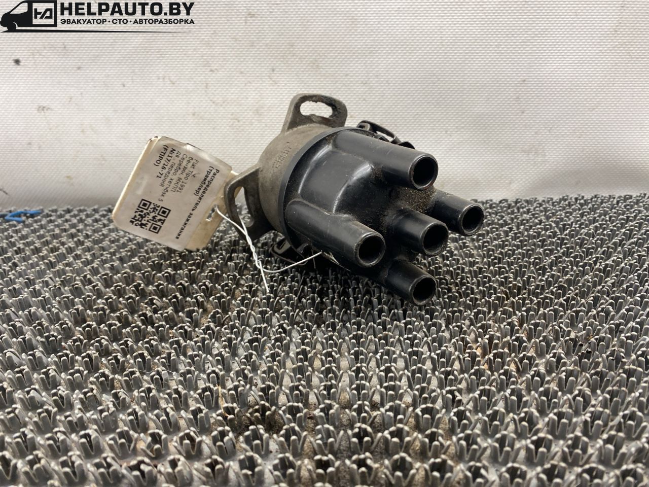 распределитель зажигания (трамблёр) Fiat Tipo 1 поколение 1991, 1.4 л., бензин, МКПП, серебро, хетчбэк 5 дв., передний привод - фото №1