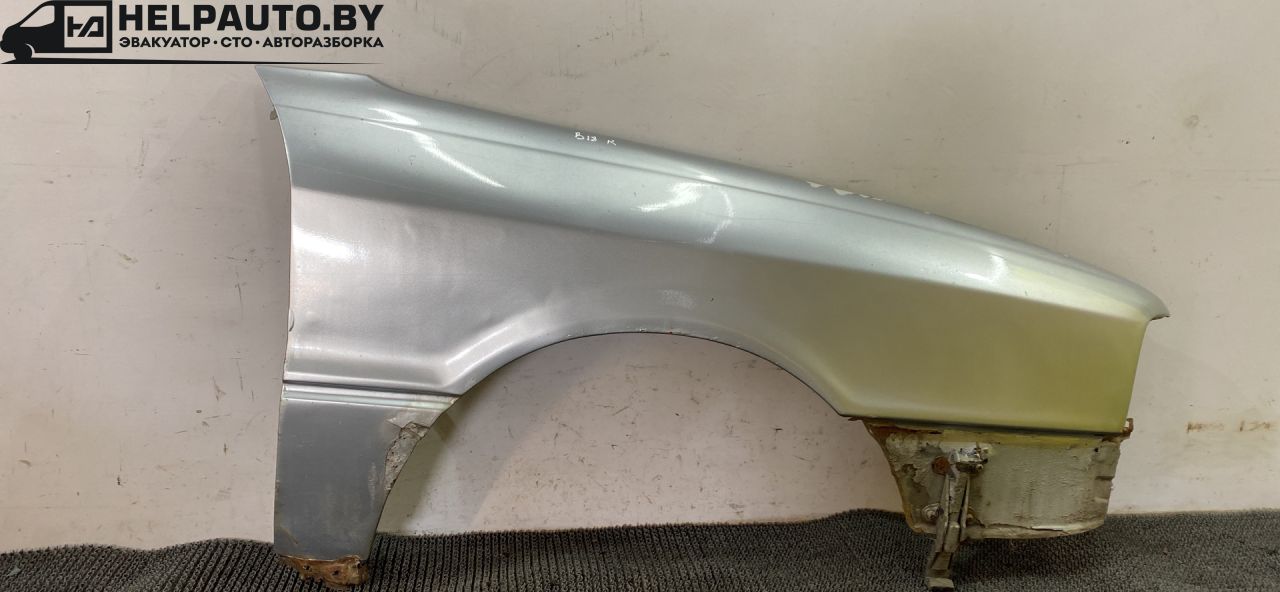 крыло переднее правое Audi 80 B3 89/B3 1991, 1.8 л., бензин, МКПП, серебристый, седан, передний привод - фото №1