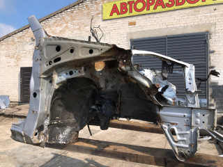 лонжерон правый Toyota RAV4 2 поколение (XA20) 2002, 2.0 л., дизель, МКПП, серебристый, седан