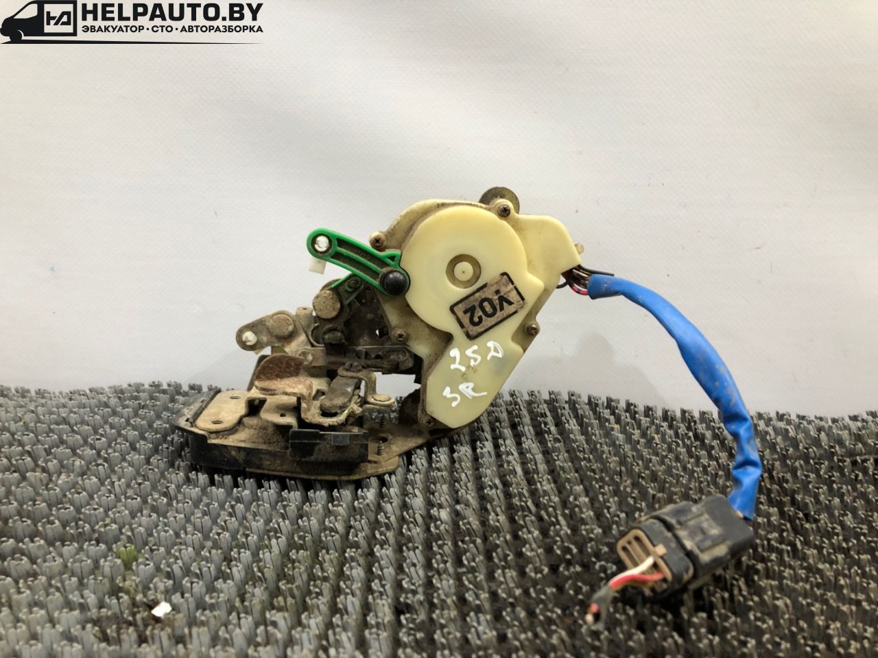 замок двери задней правой Kia Sorento 1 поколение 2005, 2.5 л., дизель, МКПП, серый, полный привод - фото №1