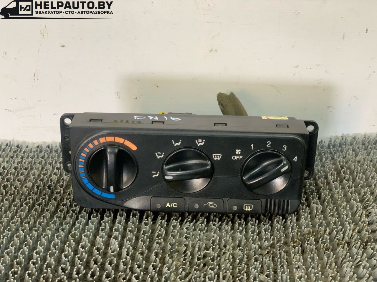 блок управления печки / климат-контроля Daewoo Nubira J100 1998, 1.6 л., бензин, МКПП, зелёный металлик, хетчбэк 5 дв. - фото №1