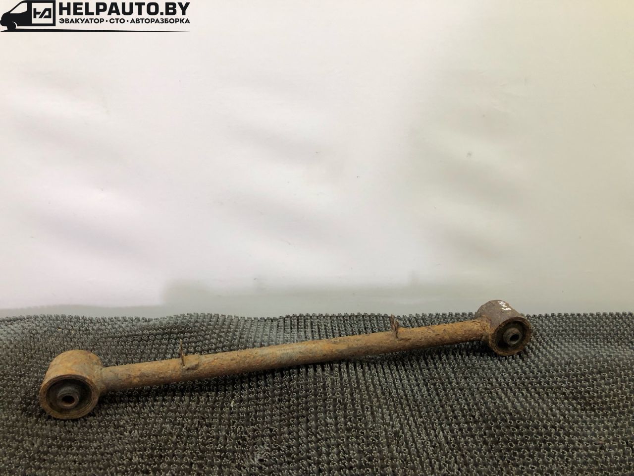 рычаг задний нижний Kia Sorento 1 поколение 2005, 2.4 л., G4JS, бензин, МКПП, красный, внедорожник 5 дв., полный подключаемый привод - фото №1