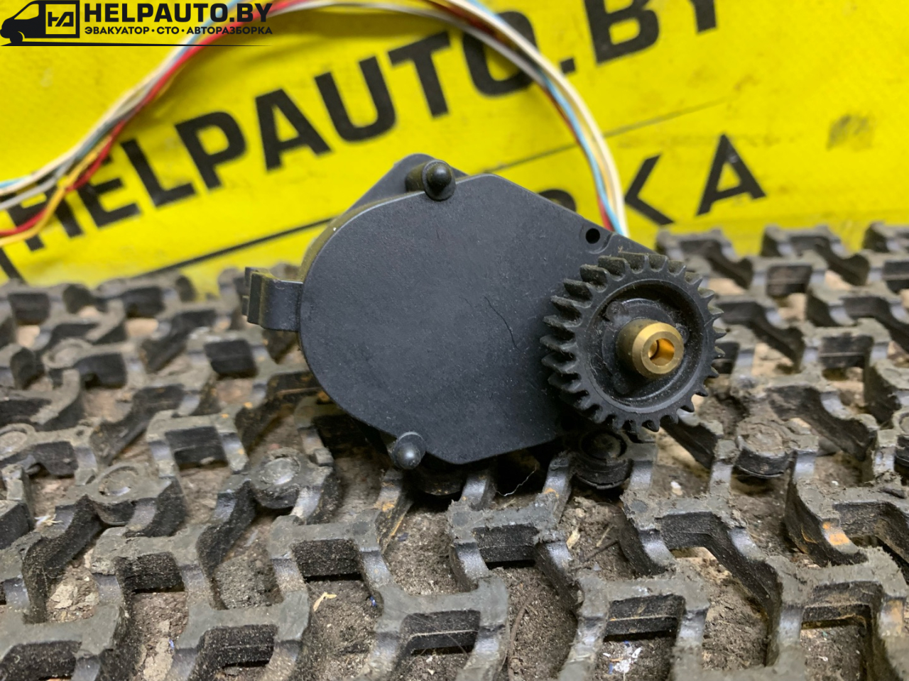 Заслонка печки/климат-контроля Renault Laguna 1 поколение 1997, 2.0 л., F3R 200, бензин, МКПП, серый, универсал, передний привод - фото №1