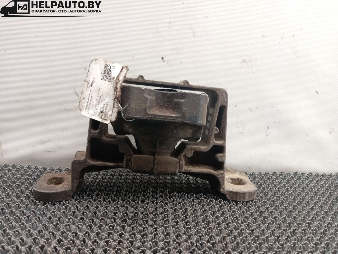 подушка крепления двигателя Ford Focus 2 поколение 2006, 1.6 л., HWDA, бензин, МКПП, красный, хетчбэк 5 дв., передний привод - фото №1