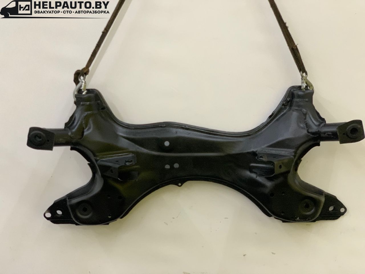 балка подвески передняя (подрамник) Toyota RAV4 2 поколение (XA20) 2002, 2.0 л., дизель, МКПП, серебристый, седан - фото №1